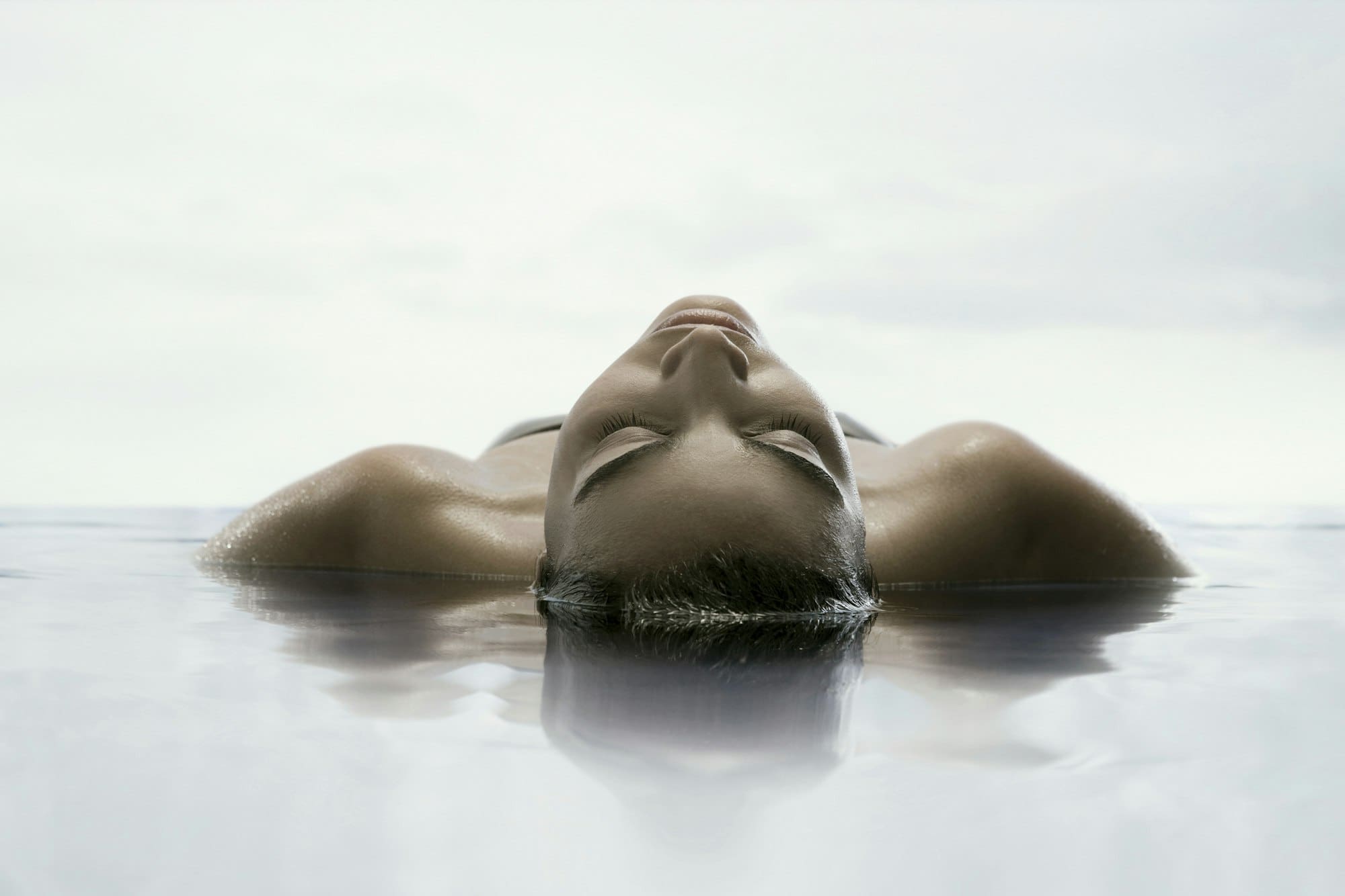 Découvrez les bienfaits de l'hydrothérapie du spa pour soulager vos douleurs, améliorer votre circulation sanguine et réduire votre stress