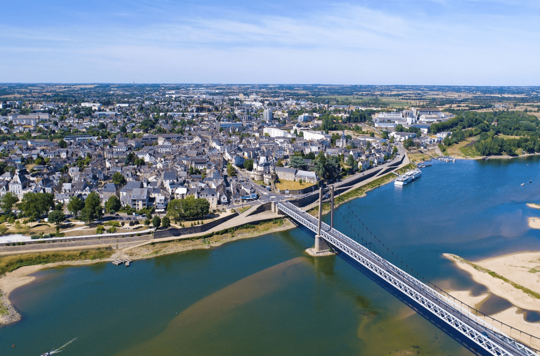 Vue aérienne d’Ancenis et de ses environs, un cadre parfait pour l’installation de piscines et spas